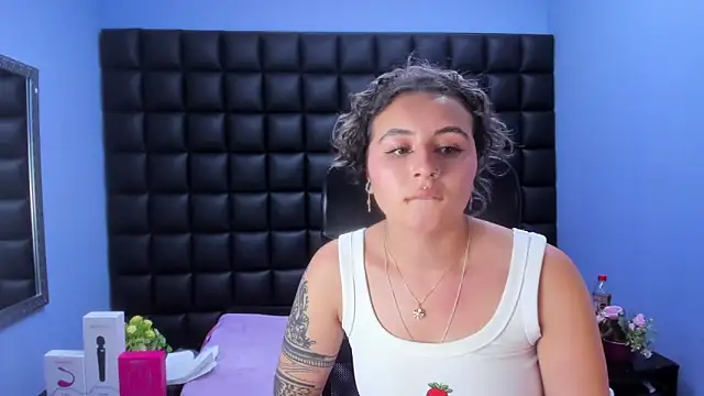 Snapshot of celeste_blue69 chatting on February 2026 02:48:01 AM celeste blue69 online show from February 2026 02:48:01 AM