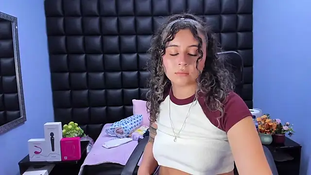 Snapshot of celeste_blue69 chatting on February 2026 04:06:01 AM celeste blue69 online show from February 2026 04:06:01 AM