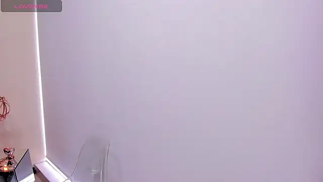 Cherllynn online show from November 2025 04:50:01 PM