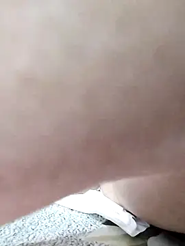 Snapshot of cream1299 chatting on March 2025 12:21:01 AM cream1299 online show from March 2025 12:21:01 AM