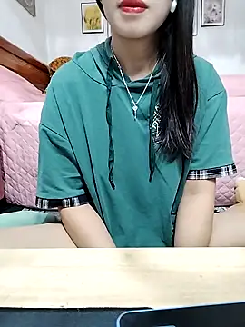 Snapshot of cream1299 chatting on September 2025 12:25:02 AM cream1299 online show from September 2025 12:25:02 AM