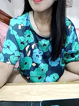 Snapshot of cream1299 chatting on October 2025 11:33:01 AM cream1299 online show from October 2025 11:33:01 AM