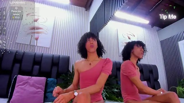 Camille Cedrik online show from October 2025 08:16:02 PM