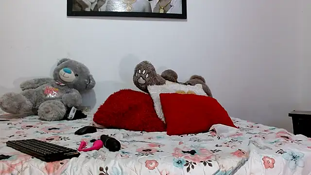 camilavagina24 online show from February 2026 01:41:01 PM