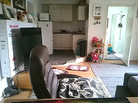 mihaimichael online show from October 2025 12:39:02 PM