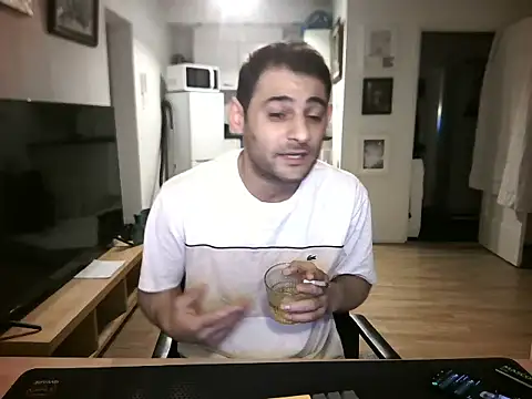 Snapshot of mihaimichael chatting on July 2026 09:54:01 PM mihaimichael online show from July 2026 09:54:01 PM