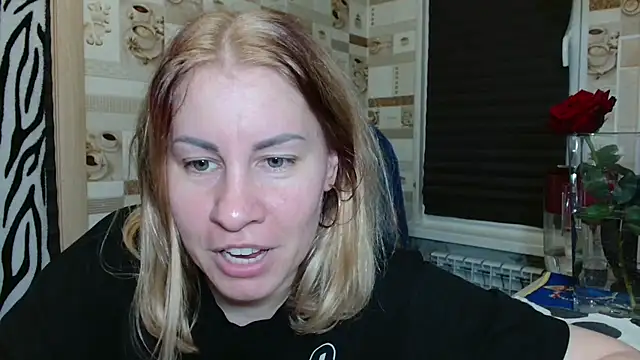 Snapshot of TherestlessKitty chatting on May 2026 10:18:02 PM TherestlessKitty online show from May 2026 10:18:02 PM