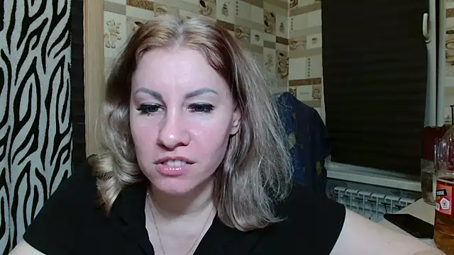 Snapshot of TherestlessKitty chatting on June 2026 10:14:02 PM TherestlessKitty online show from June 2026 10:14:02 PM