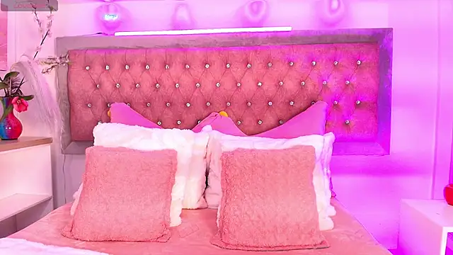 Tayzon Foxxx online show from October 2025 12:44:02 PM