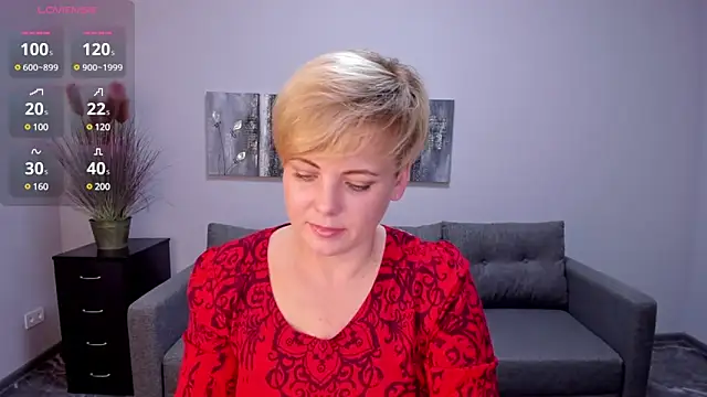 Snapshot of Julia_Wilsone chatting on January 2025 01:37:02 PM Julia Wilsone online show from January 2025 01:37:02 PM