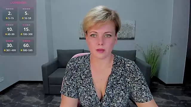 Snapshot of Julia_Wilsone chatting on January 2025 02:00:02 PM Julia Wilsone online show from January 2025 02:00:02 PM