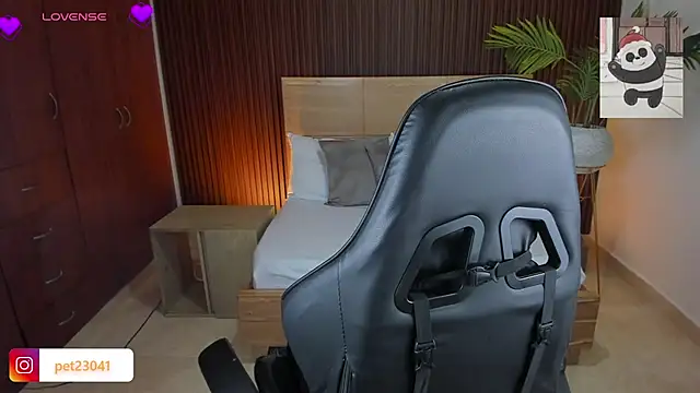 nicky peyton online show from December 2024 05:56:02 AM