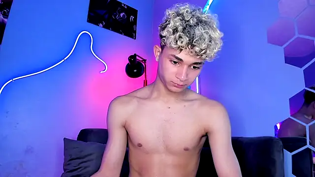 ASHTON REITENBACH01 online show from December 2024 10:51:02 PM