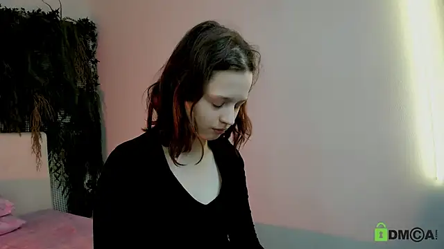 Alina Mills online show from November 2025 09:46:01 AM