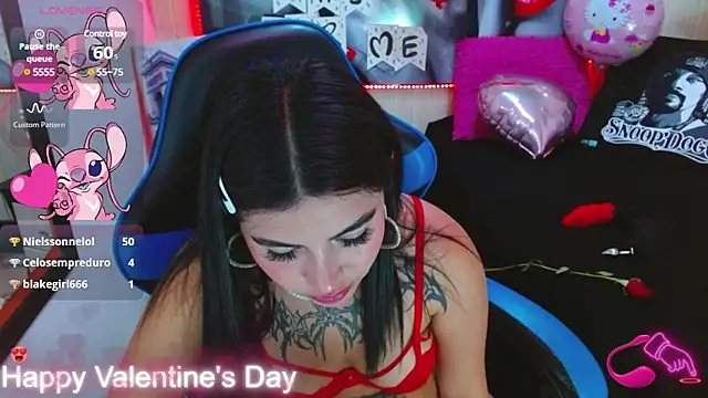  luna torres online show from February 2025 04:52:01 PM