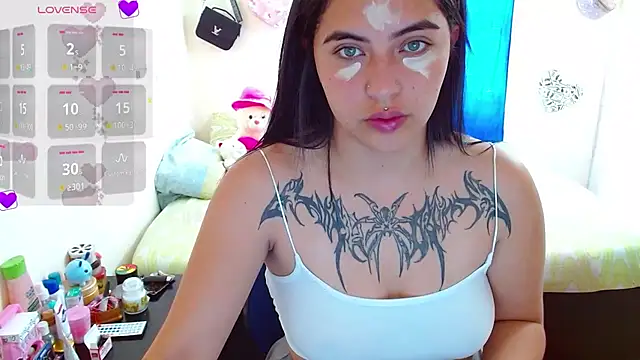  luna torres online show from September 2025 04:18:01 PM