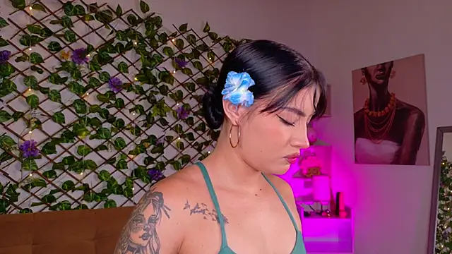 melody cute10 online show from April 2026 01:24:02 PM