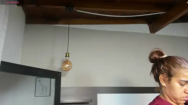 SaraaJhonsonn online show from April 2026 02:17:02 PM