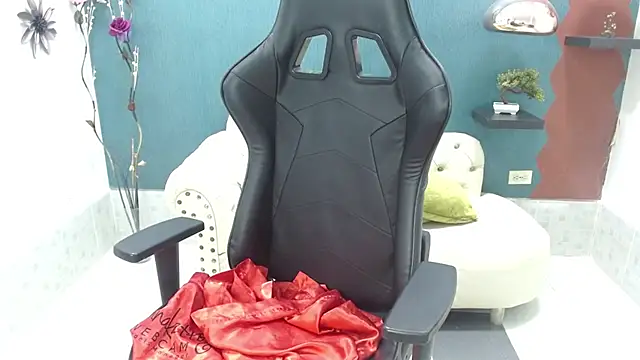 Melikasweetz online show from February 2025 08:48:02 PM