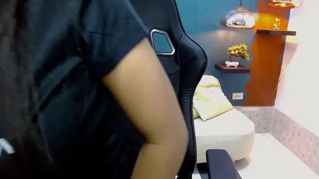 Melikasweetz online show from March 2025 05:25:02 PM