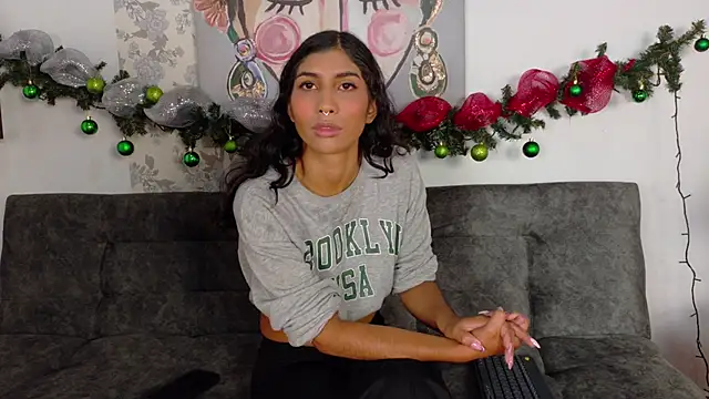 Snapshot of taty_miller chatting on November 2025 08:11:01 PM taty miller online show from November 2025 08:11:01 PM