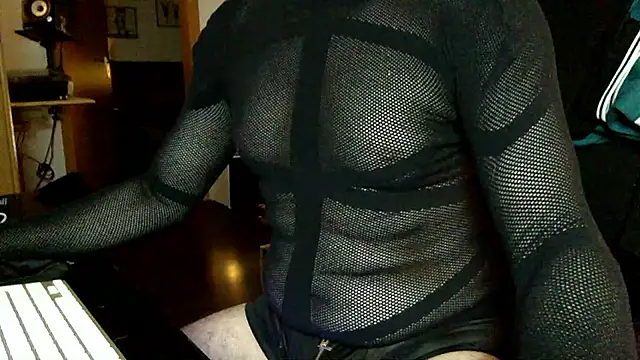 Snapshot of tomz0819 chatting on September 2025 12:43:01 AM tomz0819 online show from September 2025 12:43:01 AM