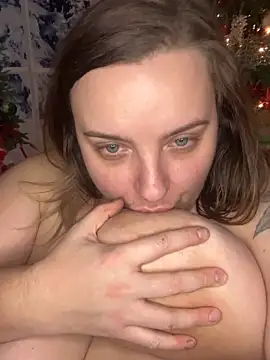 Snapshot of lairarose chatting on December 2024 08:44:02 AM lairarose online show from December 2024 08:44:02 AM