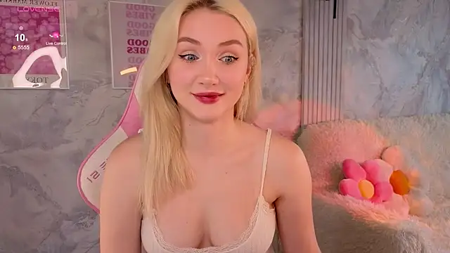 Snapshot of angel_with_flowers chatting on July 2026 04:52:01 AM angel with flowers online show from July 2026 04:52:01 AM