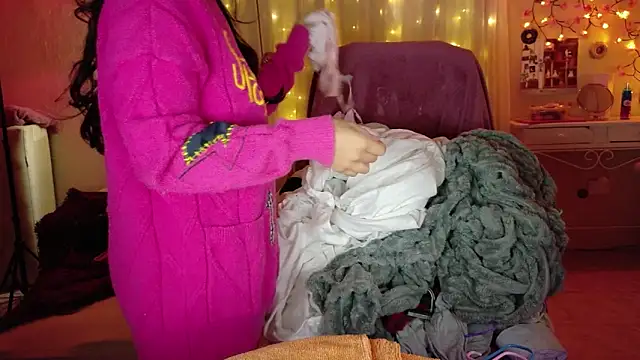 AllisonCatUwU online show from April 2026 03:41:02 PM