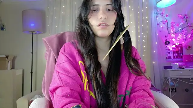 AllisonCatUwU online show from April 2026 04:20:01 PM