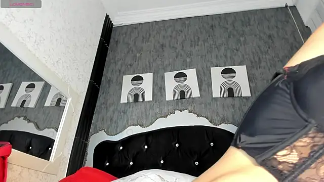 Paola  23 online show from April 2026 12:02:01 PM