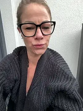 Tatjana Sue online show from April 2026 03:28:02 PM