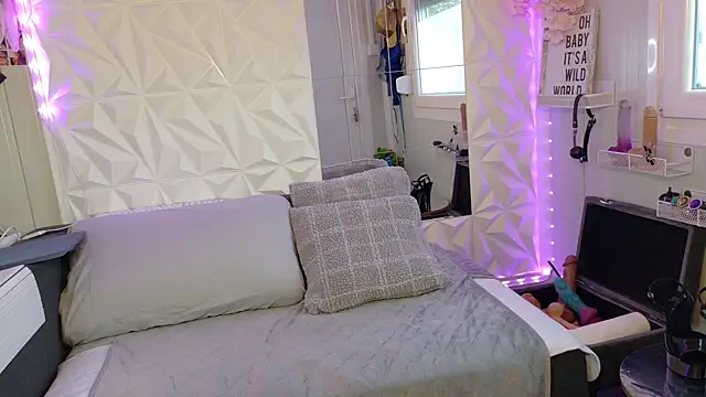 Tatjana Sue online show from April 2026 05:40:01 PM