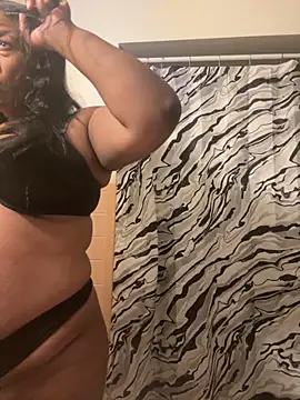 Snapshot of Fluffymama chatting on September 2025 10:37:01 AM Fluffymama online show from September 2025 10:37:01 AM