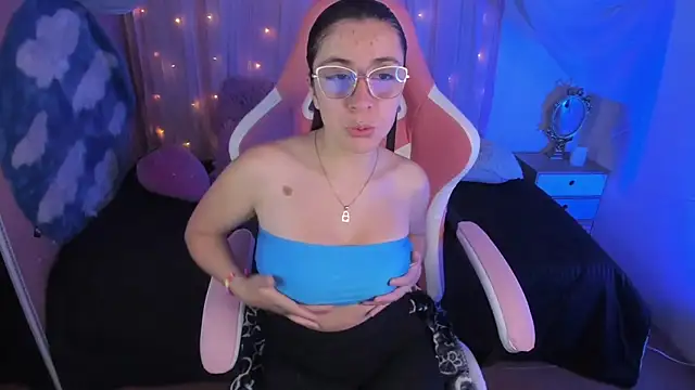 Snapshot of Fernanda__ chatting on February 2025 06:10:02 AM Fernanda online show from February 2025 06:10:02 AM