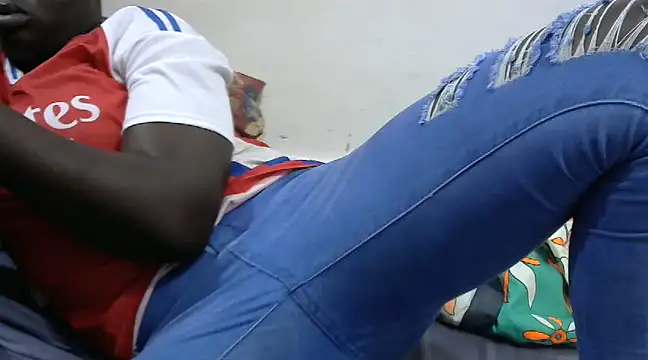 Snapshot of African_sexxy_ chatting on February 2025 06:52:01 PM African sexxy  online show from February 2025 06:52:01 PM