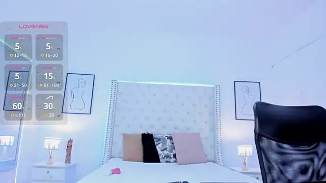 Coco Balenciaga  online show from February 2025 03:18:02 PM