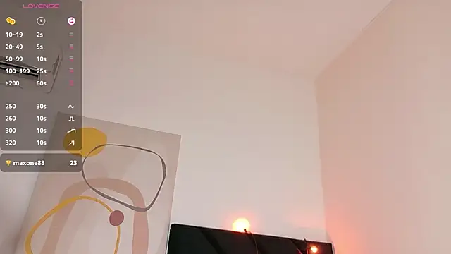 Snapshot of littleebluee chatting on June 2026 07:53:01 PM littleebluee online show from June 2026 07:53:01 PM