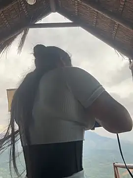 Pretty Isadora online show from February 2026 09:45:01 PM