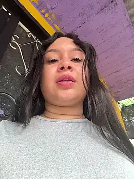 Pretty Isadora online show from March 2026 07:35:01 PM