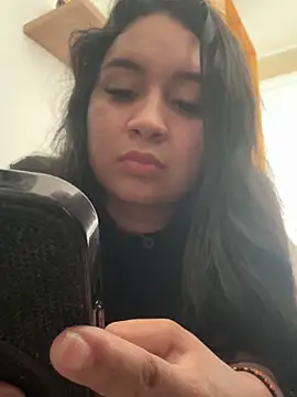 Pretty Isadora online show from April 2026 09:05:01 PM