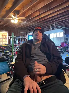 Snapshot of joeycbigcock chatting on December 2024 04:53:02 PM joeycbigcock online show from December 2024 04:53:02 PM