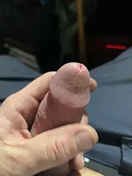 Snapshot of joeycbigcock chatting on January 2025 04:46:01 PM joeycbigcock online show from January 2025 04:46:01 PM