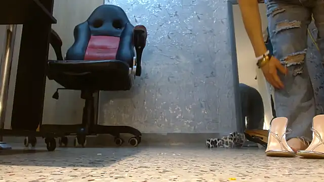 Samantabrown  online show from March 2026 11:16:02 AM