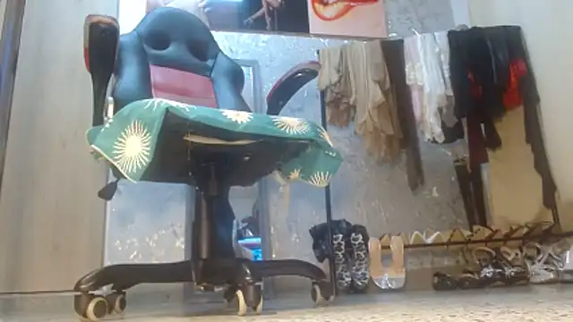 Samantabrown  online show from April 2026 11:44:02 AM