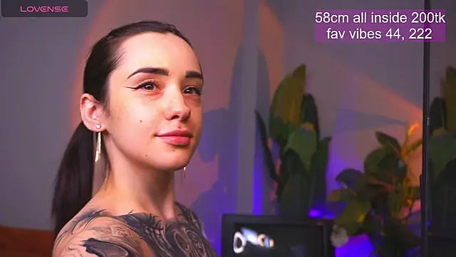 EvaCanton online show from April 2026 02:03:02 AM