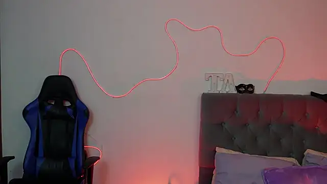 tay ler3 online show from February 2025 10:33:01 PM