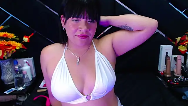 Snapshot of Amy_hoy69 chatting on February 2025 06:54:01 AM Amy hoy69 online show from February 2025 06:54:01 AM