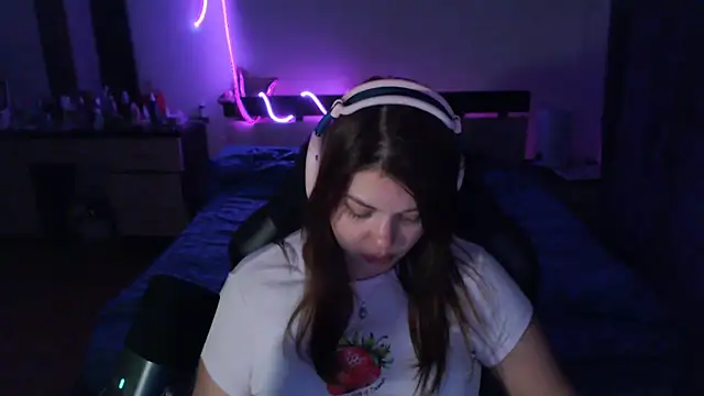 helengilmor online show from November 2025 05:24:01 PM