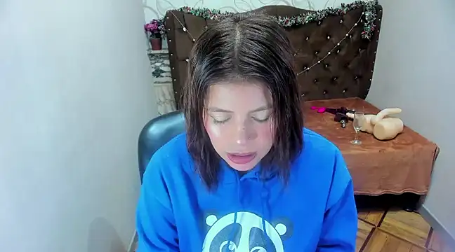 CurvyJulieth online show from December 2024 07:29:02 AM